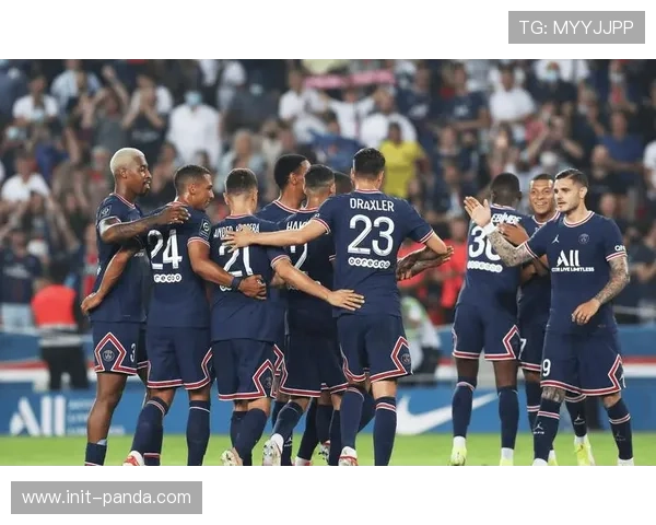 巴黎圣日耳曼少一人作战展现冠军韧性，客场艰难取三分